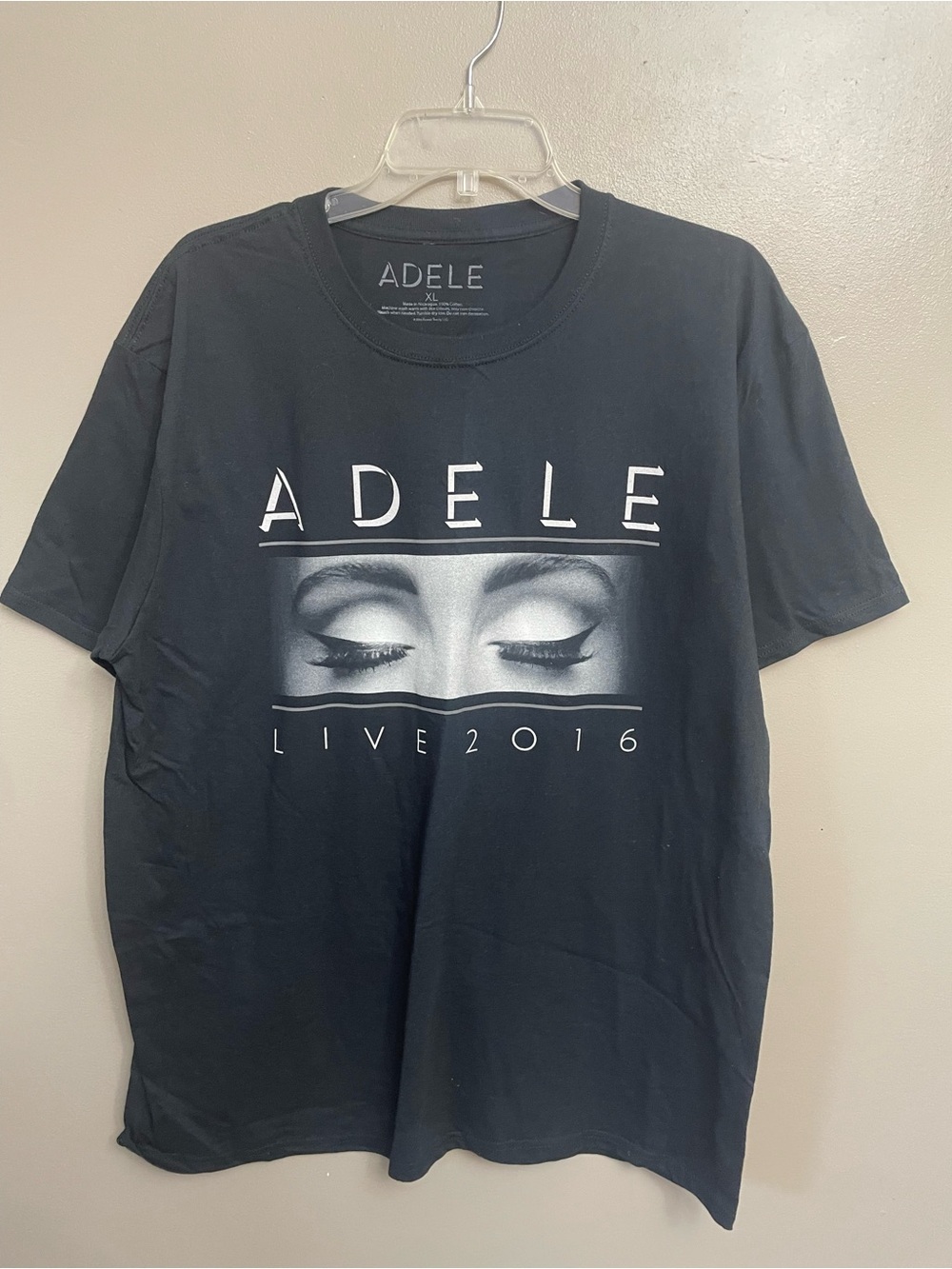 Adele Live  2016 Concert Tee Shirt Short Sleeve Black Closed Eyes Womens XL